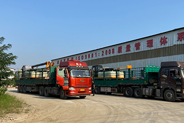 定制90型小型旋挖鉆機兩臺齊發